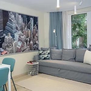 https://the-blue-apartment-1bd-with-a-cozy-balcony.varna-hotels.com